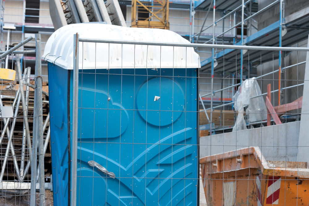 A,mobile,toilet,on,a,construction,site
